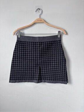 ✨3/$30✨ Forever 21 Plaid Knit Mini Skirt | Gray & Black | Size Medium
